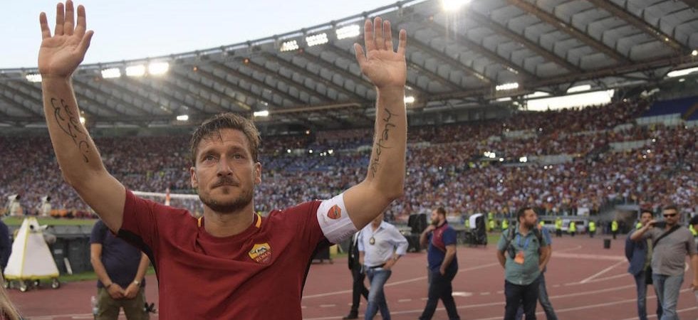 ROMA 2021/22 ÉDITION SPÉCIALE "ADDIO TOTTI" PATCH TOUT COMPRIS RÉTRO