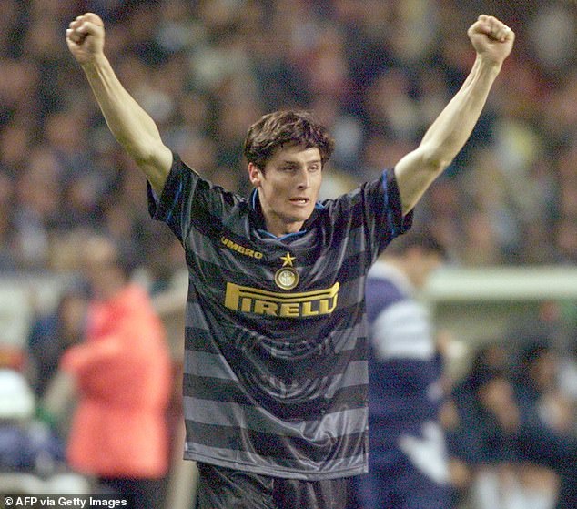 INTER RÉTRO EXTÉRIEUR 1997/1998 + ZANETTI 4