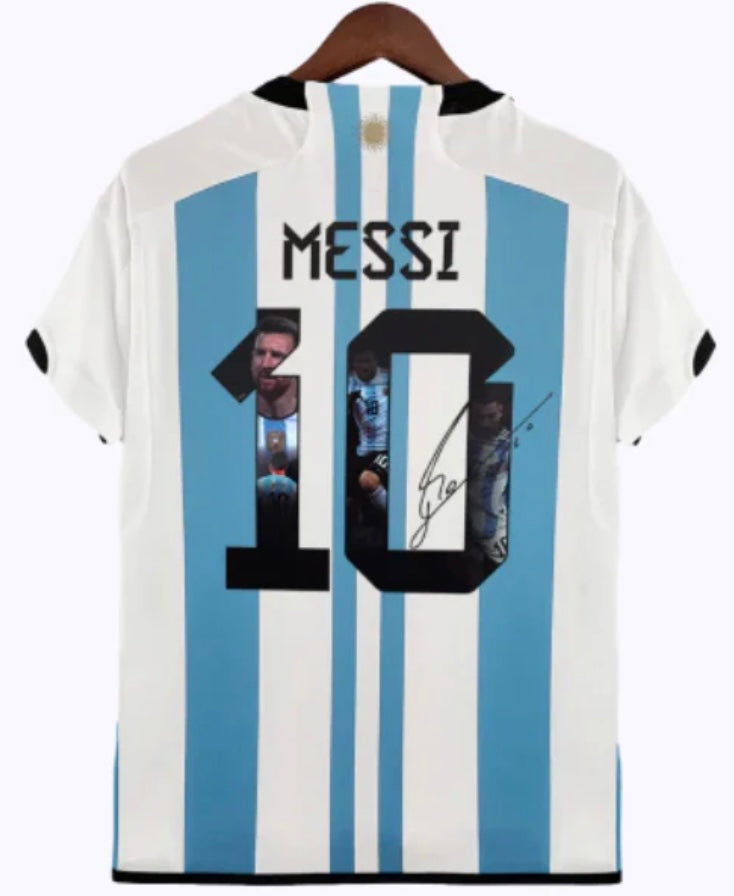 MAILLOT ARGENTINE ( 3 ÉTOILES AVEC SIGNATURE MESSI , ET PATCH NUMÉRO SPÉCIAL ) 2022/23 ( ÉQUIPES NATIONALES )