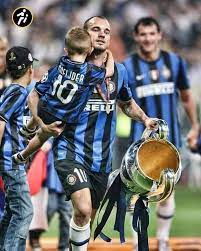 MAILLOT INTER RÉTRO TRIPLÉ 2009/2010 + TOUS LES PATCHES ET PERSONNALISATION INCLUS