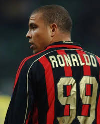 MAILLOT RÉTRO AC MILAN DOMICILE 2006-2007 + RONALDO 99